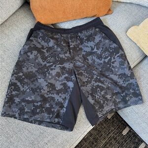 Lululemon Pace Breaker Shorts Camo Lined Medium